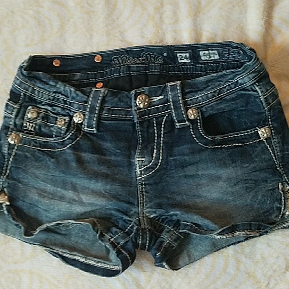 Miss Me Pants - Make an offer! 💜Miss me shorts  size 24. 0